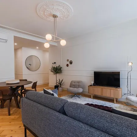 아파트 Luxury Flat In Downtown Douradores Ii 리스본
