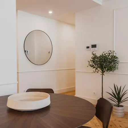 아파트 Luxury Flat In Downtown Douradores Ii 리스본