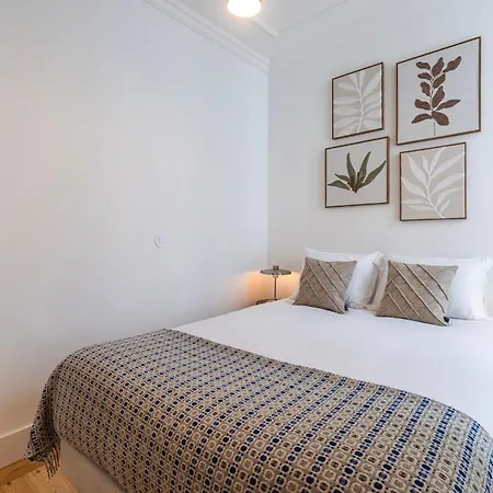 아파트 Luxury Flat In Downtown Douradores Ii 리스본