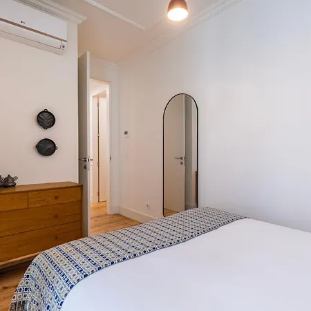 아파트 Luxury Flat In Downtown Douradores Ii 리스본